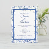 Elegante Blauwe Bloemige Trouwuitnodiging  Kaart (Staand voorkant)