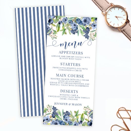 Elegante blauwe bosbessen bloemige trouwmenu kaart
