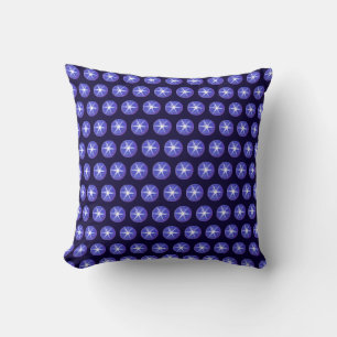Elegante blauwe en witte stersaffier op marineblau kussen