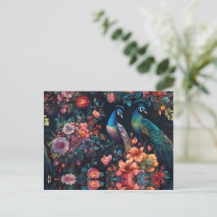 Elegante Blauwe Peacock in Kleurrijke Bloemtuin Briefkaart