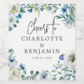 Elegante blauwe pioen bloemenbruiloft gepersonalis wijn etiket (Enkel label)