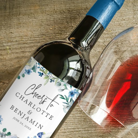 Elegante blauwe pioen bloemenbruiloft gepersonalis wijn etiket