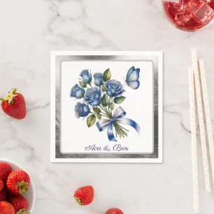 Elegante Blauwe Rozen en Zilveren Vlinder Bruiloft Servet
