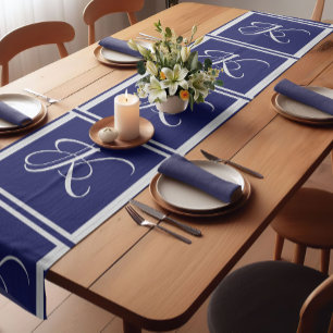 Elegante Blauwgrijze Monogram Eerste Letter Korte Tafelloper