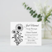 Elegante Bloemen Zwart Wit Net Getrouwd Trouwen Aankondigingskaart (Staand voorkant)