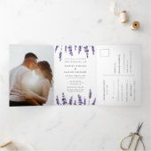 Elegante bloemenlavendel Alles in één bruiloft Drieluik Uitnodiging (Binnen)