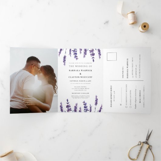 Elegante bloemenlavendel Alles in één bruiloft Drieluik Uitnodiging (Binnen)