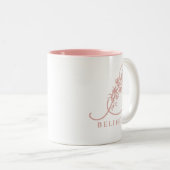 Elegante Bloemige Monogram Lettertype Roze Bruids- Tweekleurige Koffiemok (Voorkant rechts)
