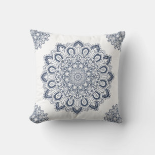 Elegante Boho Blauwe en Witte Mandala Kussen