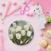 Elegante bos witte tulpen in een serene tuin papieren bordje (Feest)