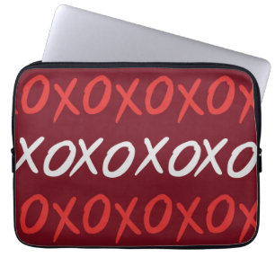 Elegante Bourgogne XOXO Knuffels en Kusjes Laptop Sleeve