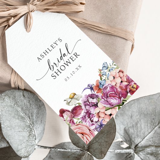 Elegante Bruiloftsdouche met Bloemmotieven Cadeaulabel