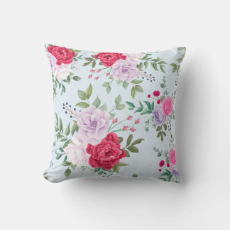 Elegante burgundy en lila rozen bloemstuk kussen