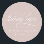 Élégante calligraphie Stickers Mariage rose Dusty<br><div class="desc">Élevez votre style mariage avec notre collection Elegant Calligraphy Mariage, avec un script sophistiqué et un design intemporel. Parfait pour les couples modernes, cette collection comprend tout, des invitations aux menus, le tout personnalisable avec vos détails. Ajoutez une touche d'élégance raffinée à votre grand jour avec cet ensemble magnifiquement coordonné...</div>