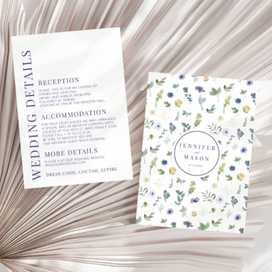 Elégante carte de détails mariage de fleurs bleues