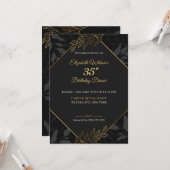 Elégante carte d'invitation d'anniversaire noir et (Devant/Arrière en situation)