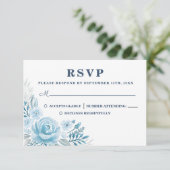 Elégante carte RSVP de mariage bleu floral Dusty (Debout devant)