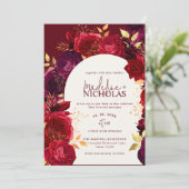 Elegante Crimson Roos Arch Wedding Invitation Kaart (Staand voorkant)