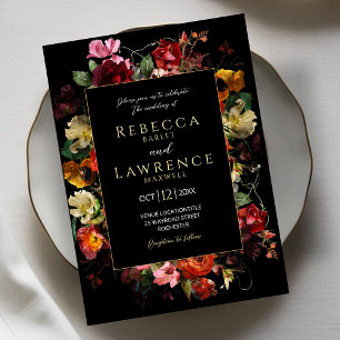 Elegante donkere humeurige bloemen bruiloft uitnod kaart