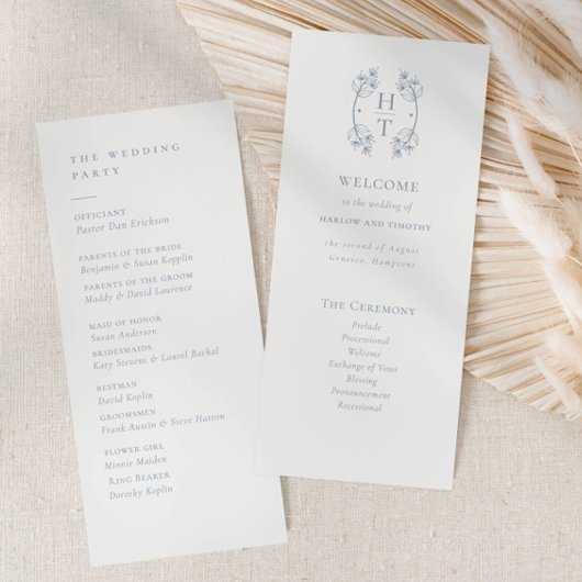 Elegante Dusty blauw Monogram Crest Wedding Progra