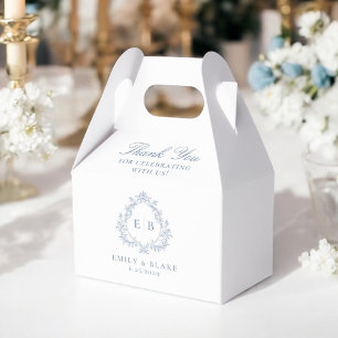 Elegante Dusty Blue Monogram Crest Wedding Bedankdoosjes