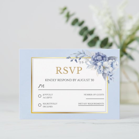 Elégante Dusty Blue or Floral Wedding Carte RSVP (Debout devant)