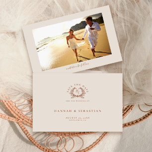 Elegante Ecru Monogram Wapen Huwelijksfoto Save The Date