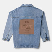 Elegante Eenvoudige Mocha Mousse met Monogram Huwe Denim Jacket (Achterkant)