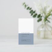 Elegante effen stoffig blauw en wit visitekaartje (Staand voorkant)