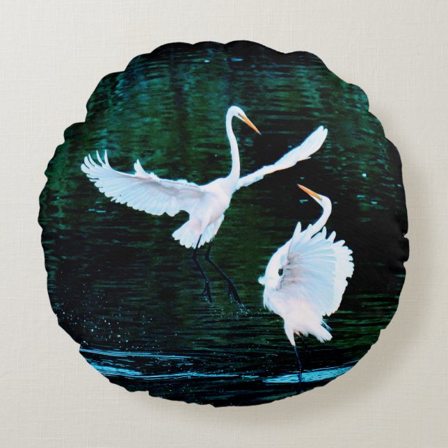 Elegante Egrets in Dance Rond Kussen (Voorkant)