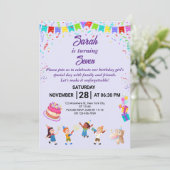 Élégante et amusante carte d'invitation d'annivers (Debout devant)