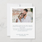 Elegante eucalyptus witte bloemen foto bruiloft bedankkaart (Achterkant)