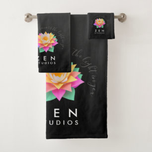 Élégante fleur de Lotus multicolore sur noir