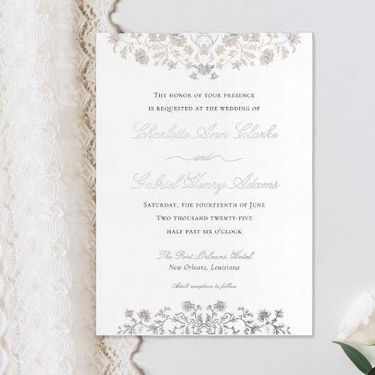 Elégante Floral Vintage Victorian Foil Invitation