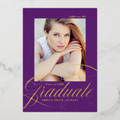 Elegante Folie Script Paarse Afstudeeraankondiging Folie Uitnodiging (Voorkant)