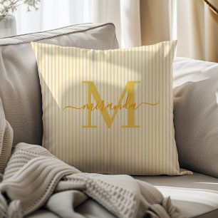 Elegante Gele & Witte Strepen Monogramnaam Kussen