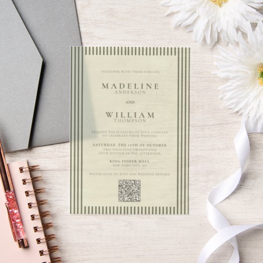 Elegante gestripte Sage Green QR Code Wedding Vellum Uitnodigingen (Huwelijk)