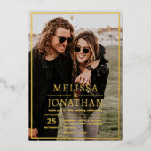 Elegante Gold Border Script Foto QR Code Huwelijk Folie Uitnodiging (Voorkant)