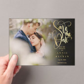 Elegante Gold Script Photo Wedding Sla de datum op Acryl Uitnodigingen (Insitu (Draagbaar))