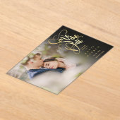 Elegante Gold Script Photo Wedding Sla de datum op Acryl Uitnodigingen (Laagn)
