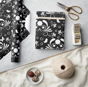 Elegante Gotische Damast Zwarte Bloem Vlinder Cadeaupapier