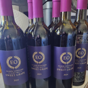 Elegante gouden lauwerkrans op Paarse wijnlabel Wijn Etiket