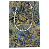 Elegante gouden mandala bloemen blauwe nevel medium cadeauzakje (Voorkant)