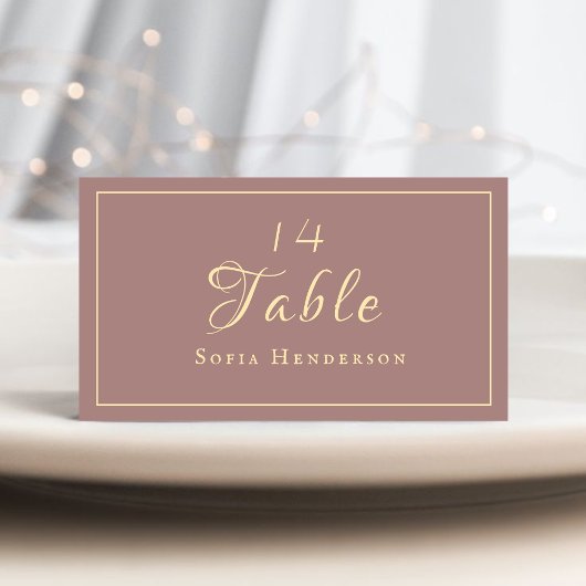 Elegante gouden typografie bruiloft receptie tafel