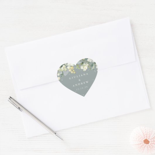 Elegante Groene Snowberry+Eucalyptus Krans Huwelij Hart Sticker (Envelop)