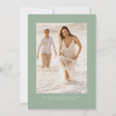 Elegante Hand Lettering Sage Groene Bruiloft Kaart (Achterkant)