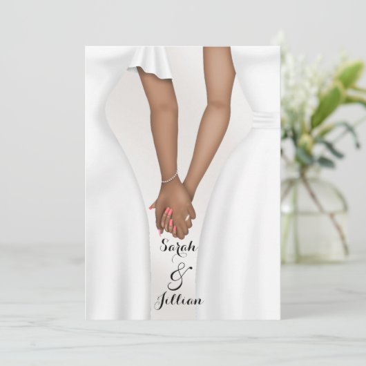 Elegante homohuwelijk bruid met etnische handen kaart (Staand voorkant)