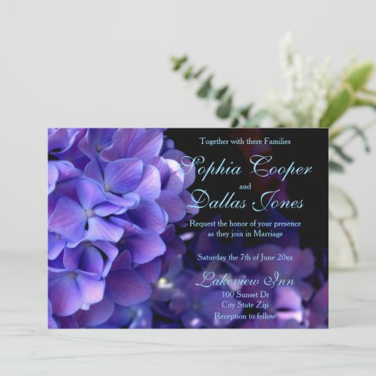 Elegante humeurige paarse zwarte bloemenbruiloft kaart (Staand voorkant)