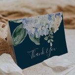 Elégante Hydrangée Bleue | Carte de remerciements<br><div class="desc">Cet élégant carte de remerciements bleu hydrangée marine est parfait pour un mariage de printemps ou d'été. Le design floral classique est composé d'hydrangées bleu poudre douce, agrémentées de fleurs crème neutres et de feuilles verts. Ces cartes peuvent être utilisées pour un mariage, une douche nuptiale ou tout événement spécial....</div>