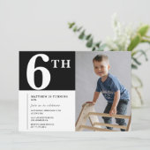 Elégante invitation 6e anniversaire Black Boy Phot (Debout devant)